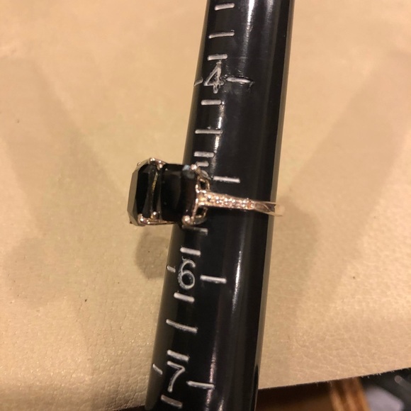 Sterling Silver (925) Black Onyx Cocktail Ring size 5.5 - Picture 4 of 9